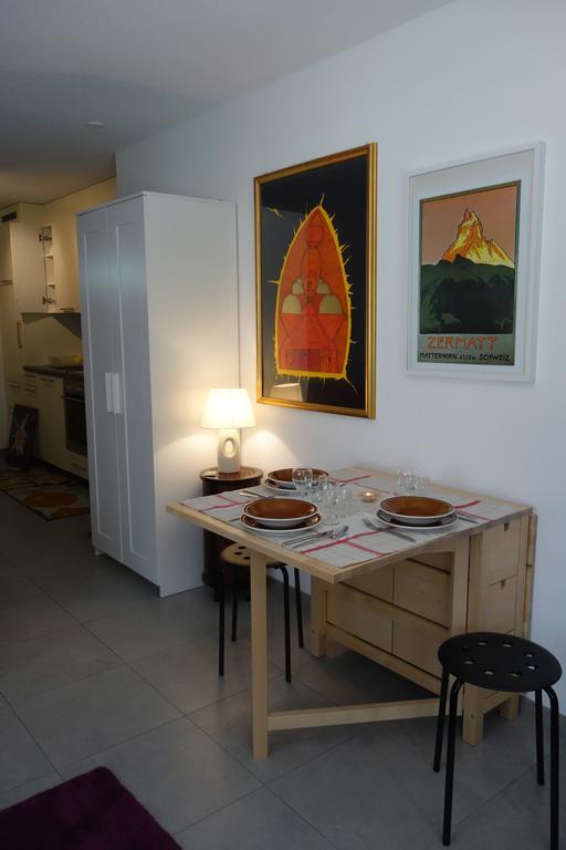 ツェルマットスタジオ コリネッタアパートメント 部屋 写真